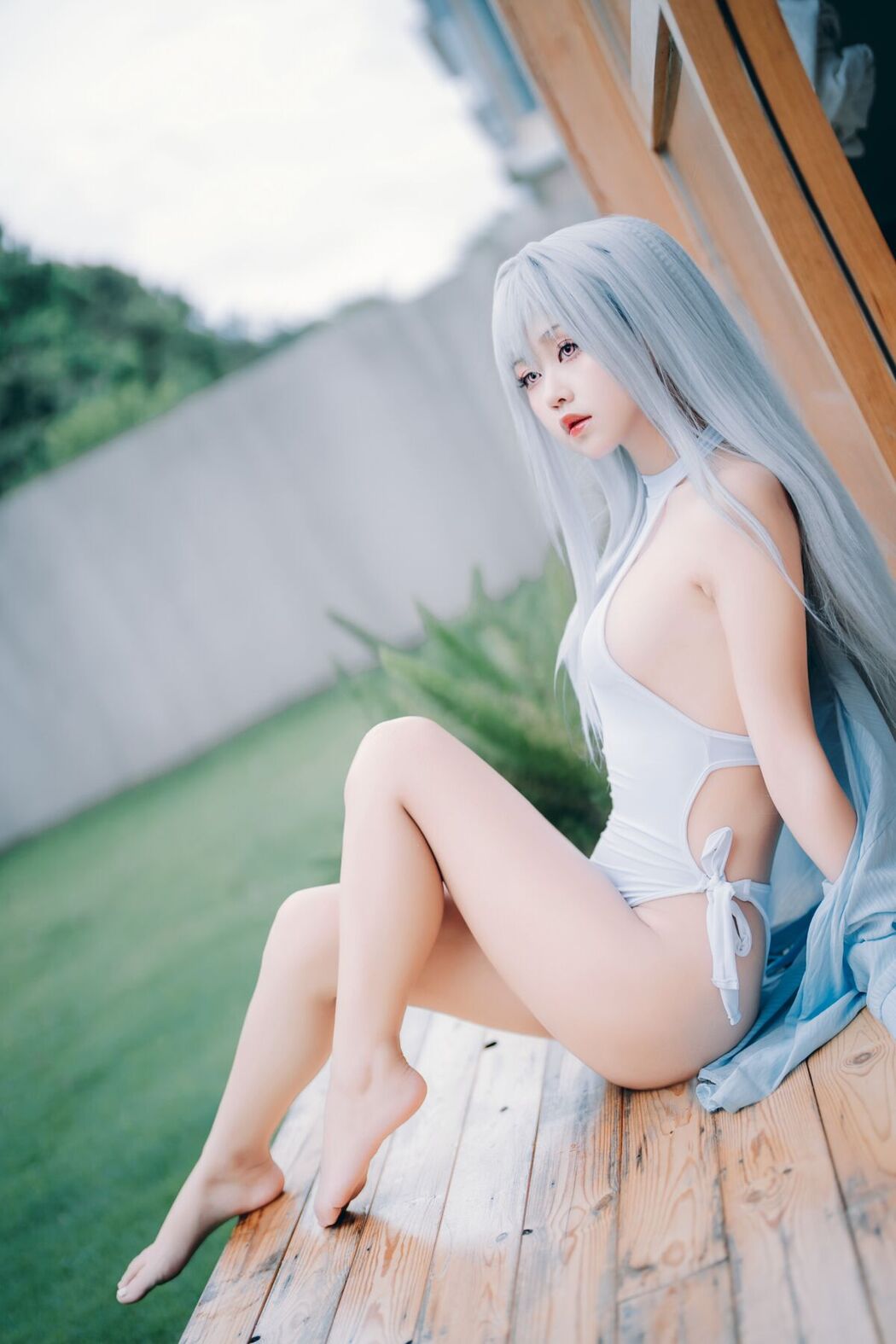 Coser@萌芽儿o0 – 白泳装 (26P)