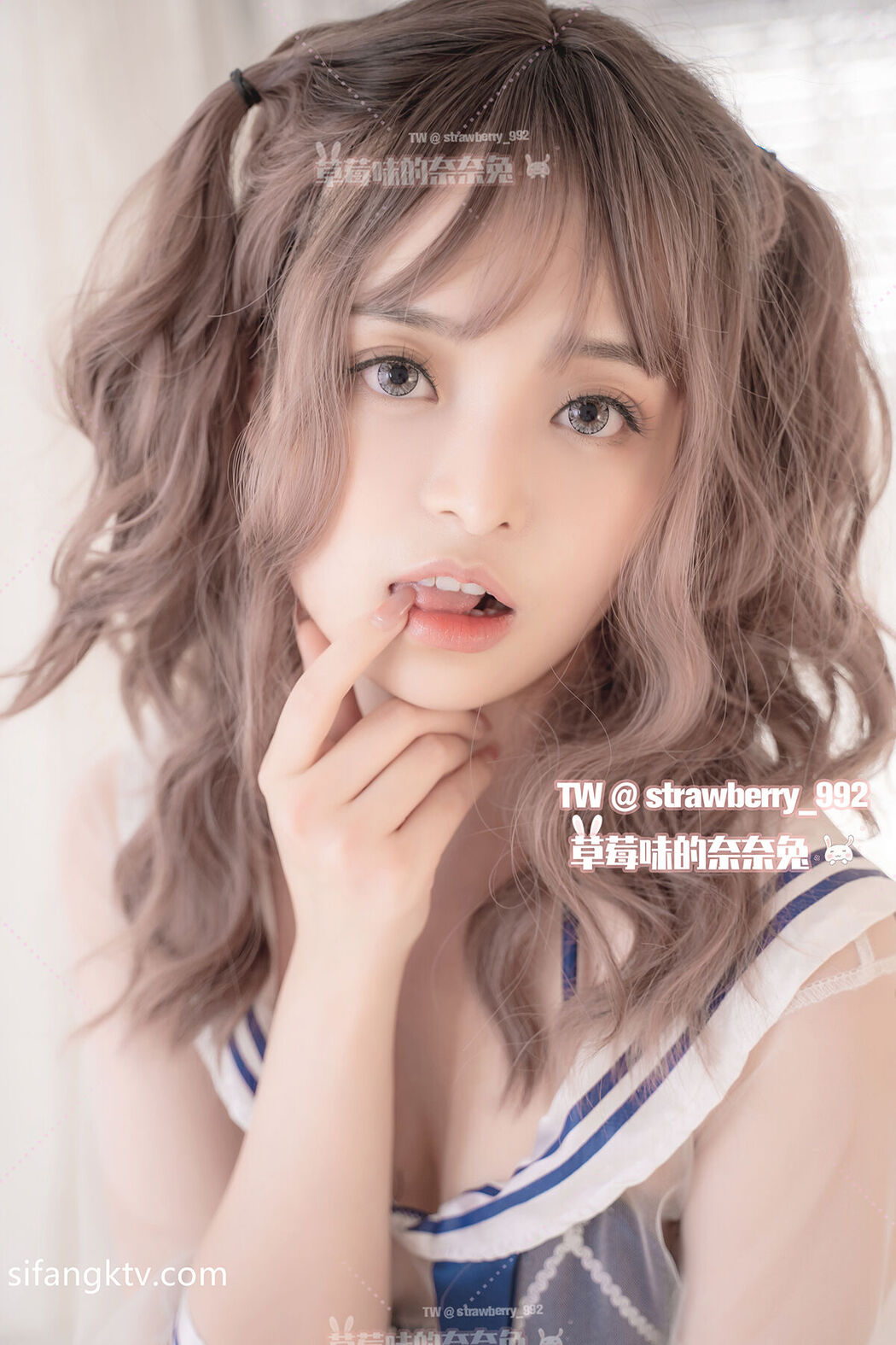 Coser@草莓味奈奈兔 – 付费福利私拍合集 Part3 (54P) Cover Photo