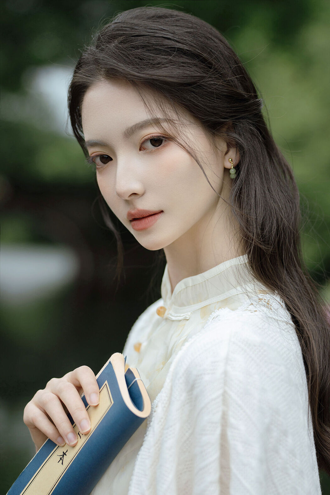 YiTuYu艺图语 Vol.8388 雪球团团子 (25P) Cover Photo