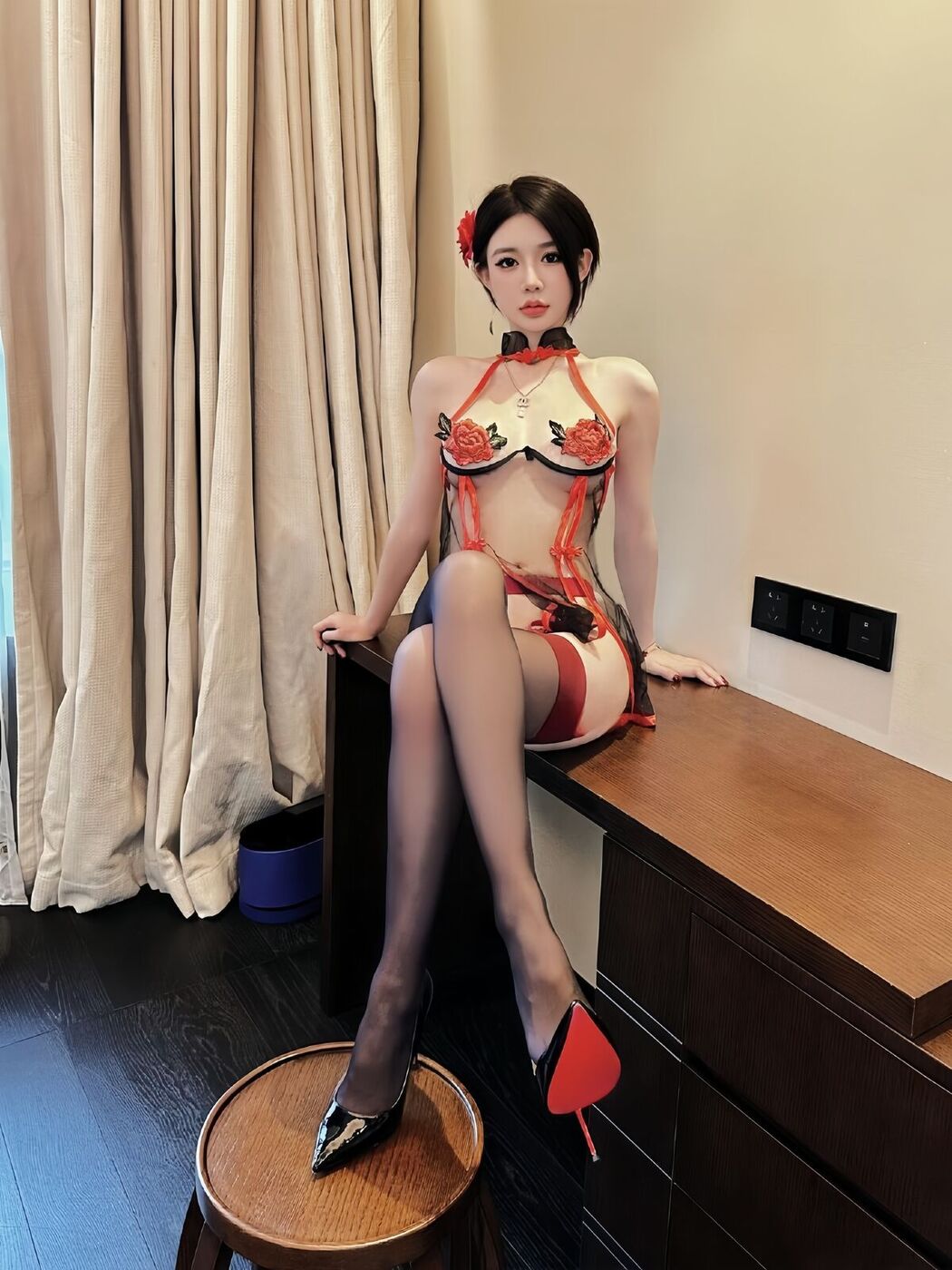 Li Yun Xi Baby 黎允熙baby &#8211; 红色蕾丝清纯妹 (56P &#8211; 7V)