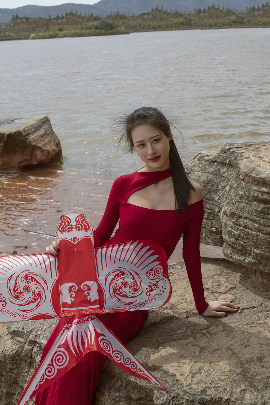 YiTuYu艺图语 Vol.8395 佚名 (28P)