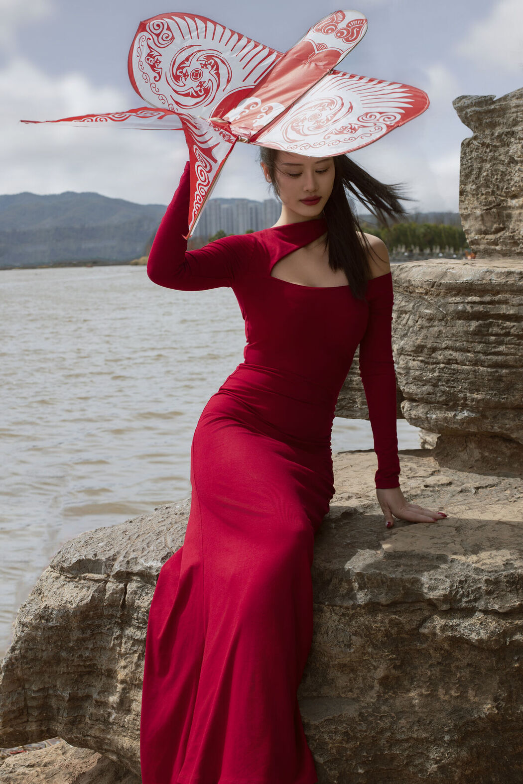 YiTuYu艺图语 Vol.8395 佚名 (28P)