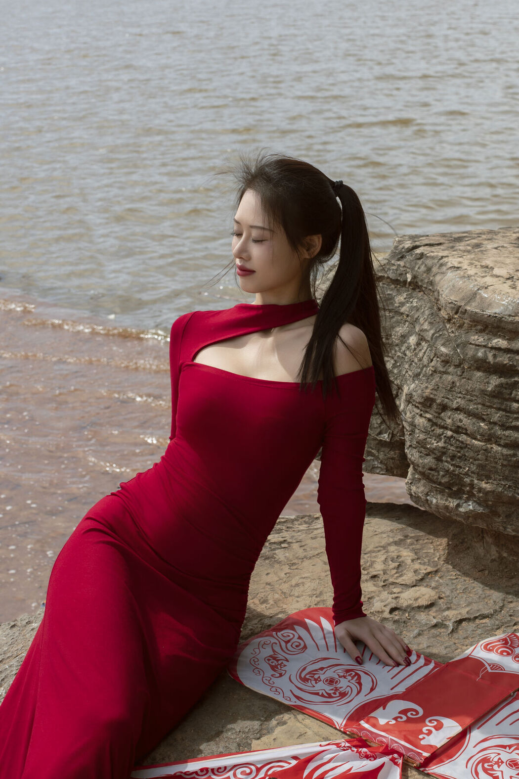 YiTuYu艺图语 Vol.8395 佚名 (28P)