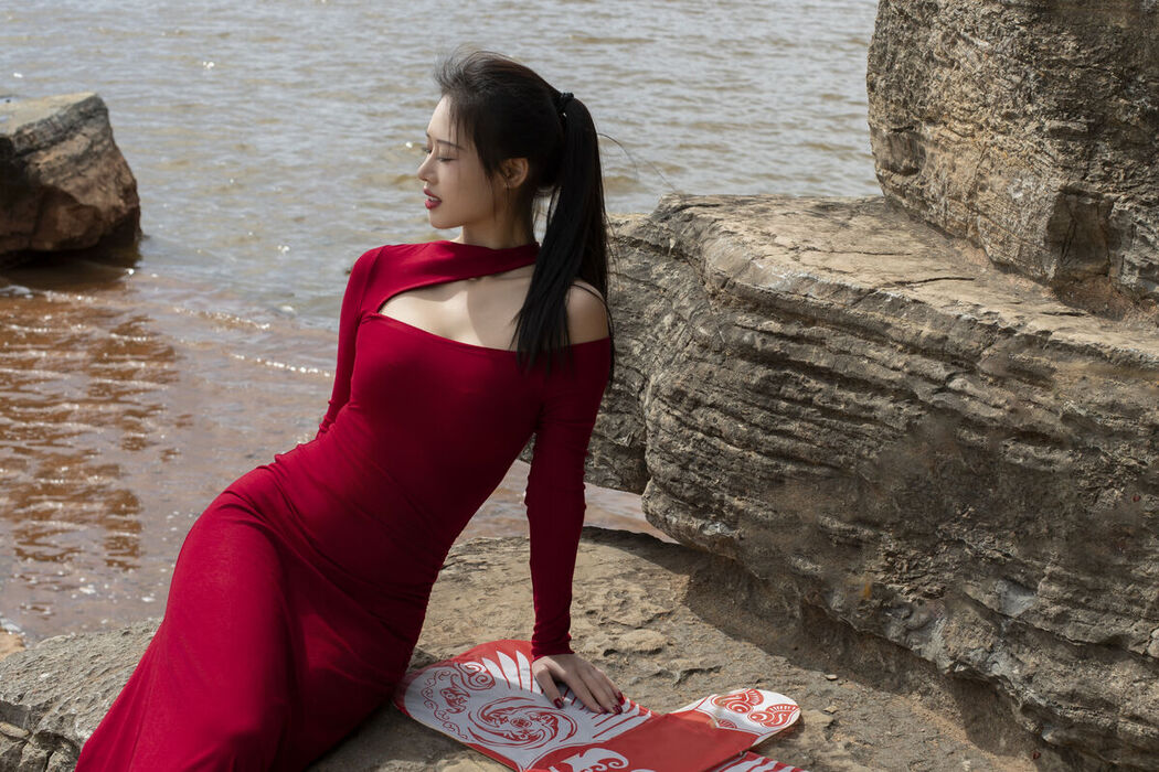 YiTuYu艺图语 Vol.8395 佚名 (28P)