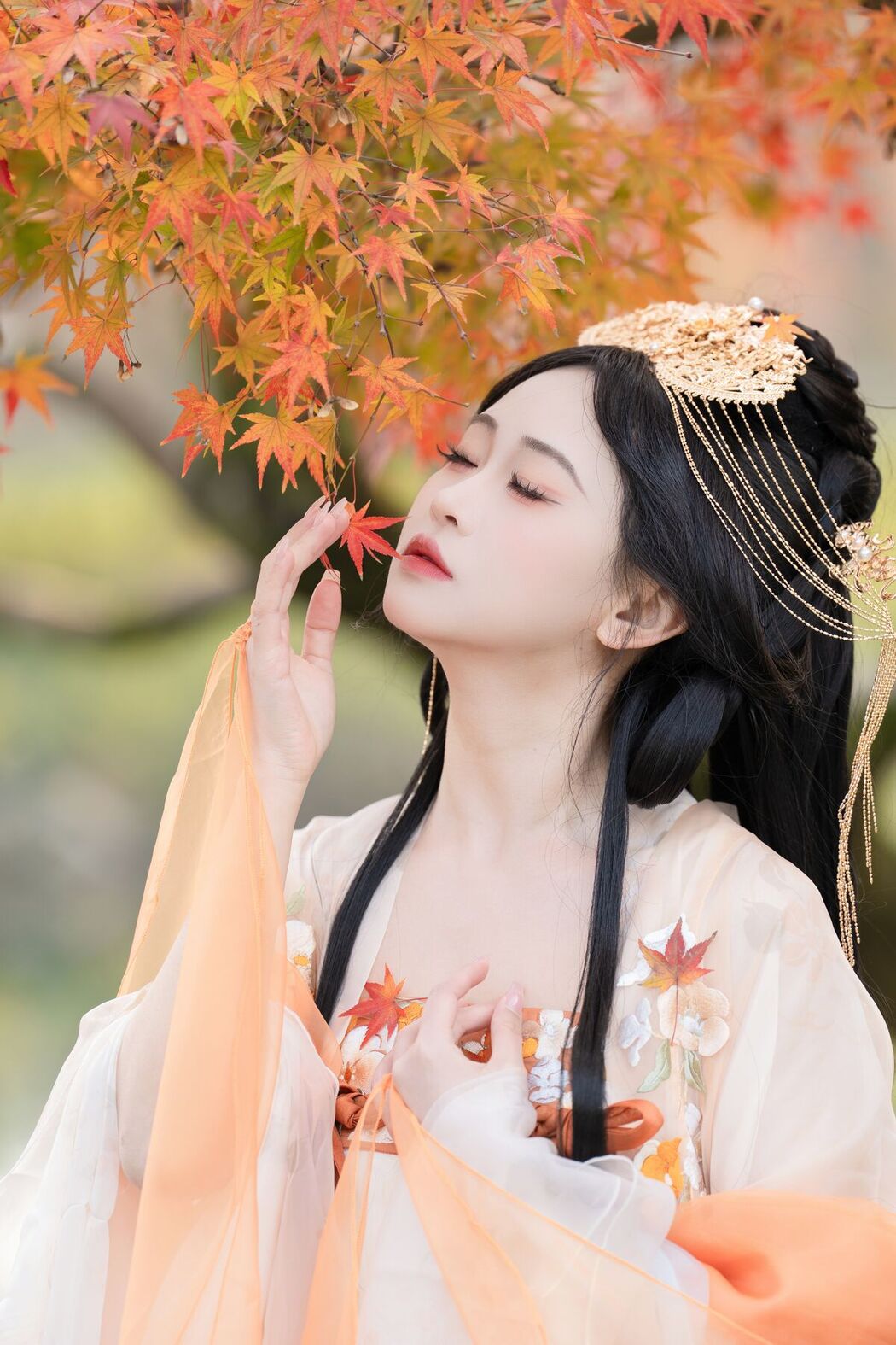 YiTuYu艺图语 Vol.8400 湫一只岁岁 (26P)