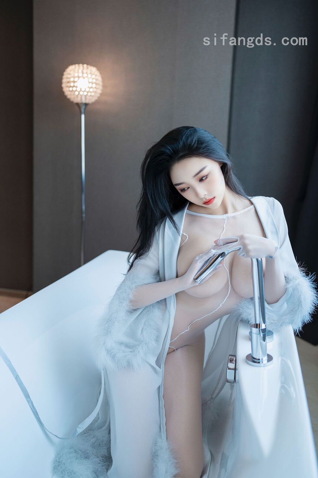 XR Uncensored Qing Miao 清妙 – R18 秀人网模特 极致白丝诱惑 Part01 (51P – 2V)