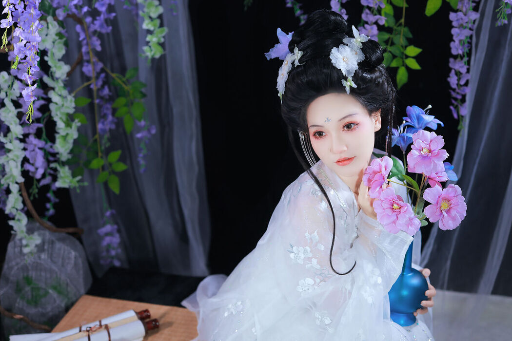 YiTuYu艺图语 Vol.8404 焚香小也 (23P)