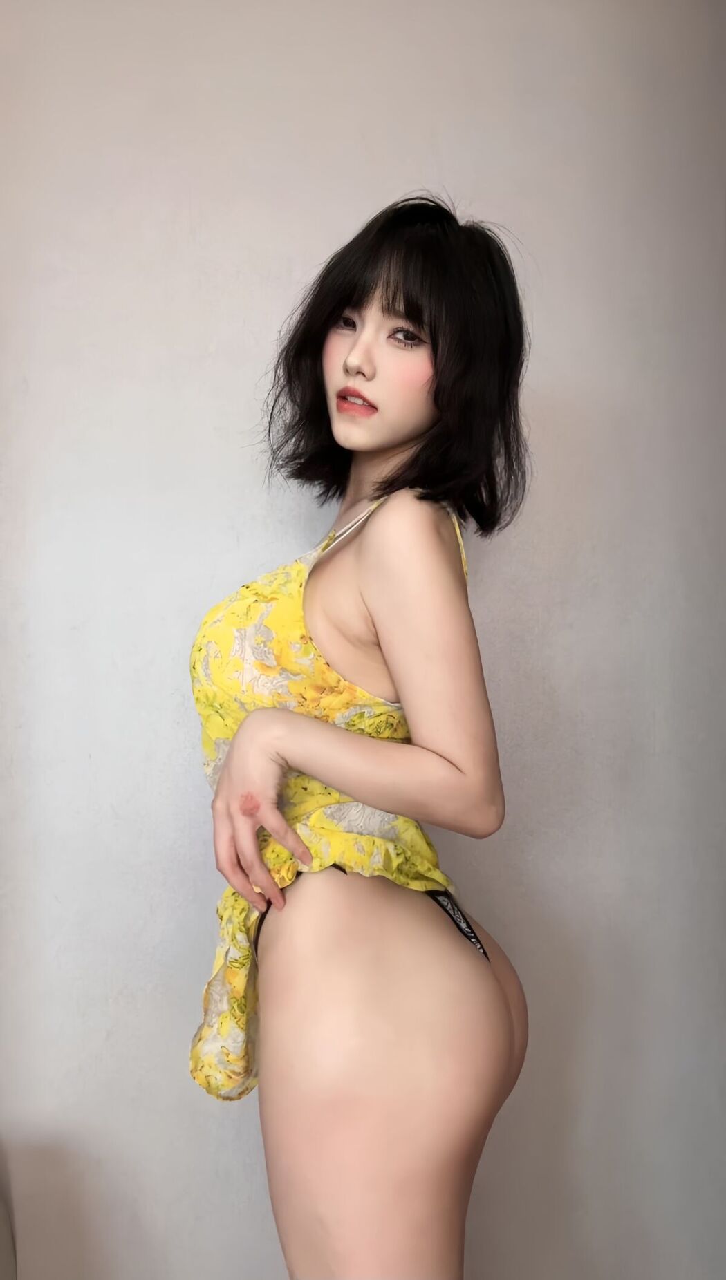 Lin Dang Dang 琳铛铛 &#8211; 夺命黄色战袍