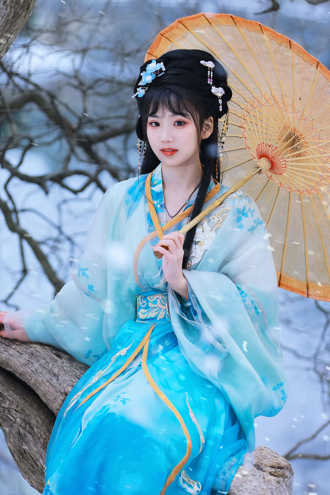 YiTuYu艺图语 Vol.8408 周周Ay (23P)