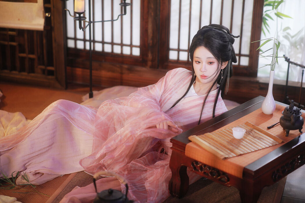 YiTuYu艺图语 Vol.8415 Jennie (30P)