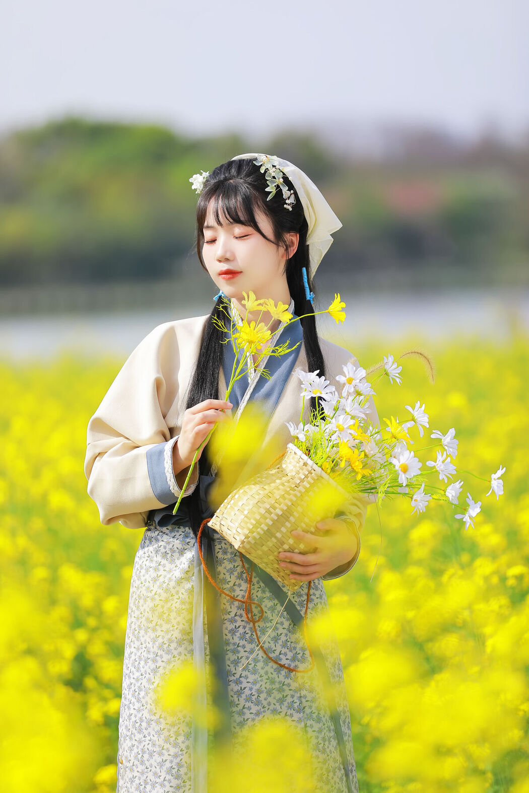 YiTuYu艺图语 Vol.8416 周周Ay (26P)