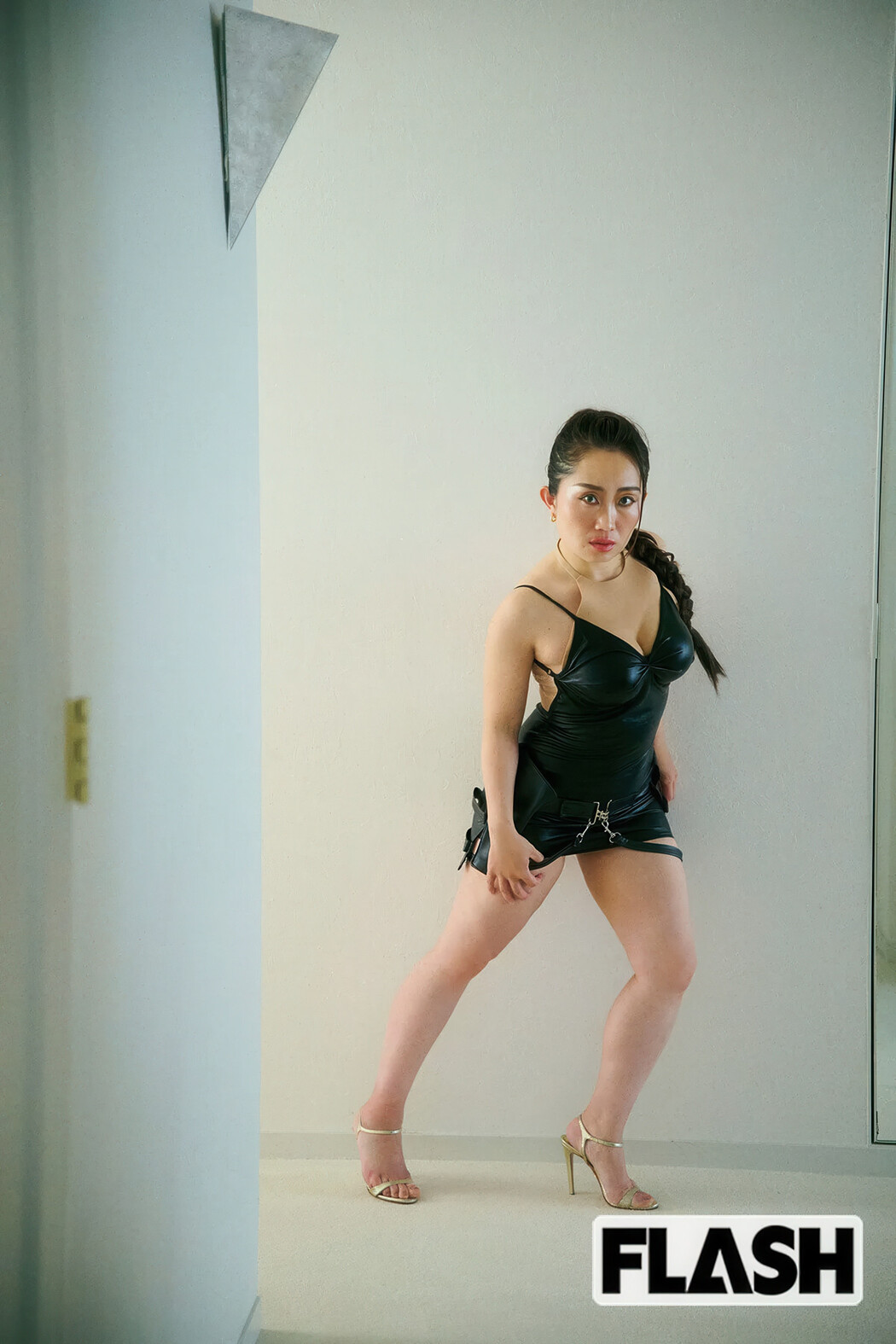 Kintaro キンタロー, FLASH 2025.08.05 (フラッシュ 2025年8月5日号)