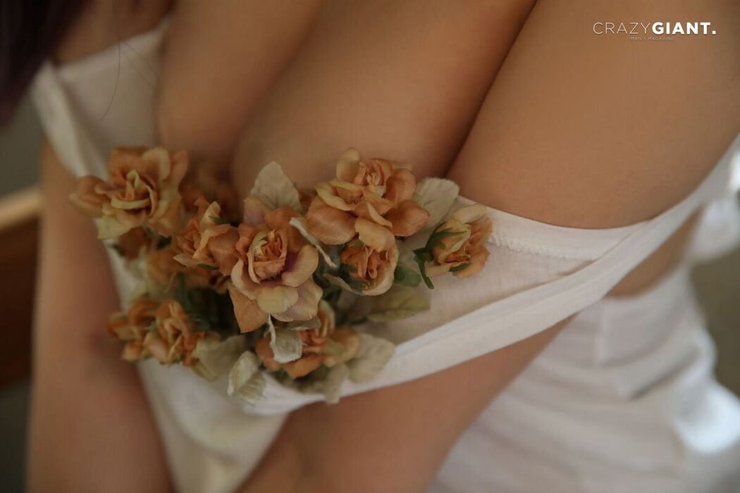 CRAZYGIANT Hanere &#8211; Sexy Photobook (55P)
