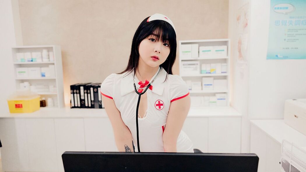 Jang Joo 장주 &#8211; Sexy Nurse (46P &#8211; 35V)