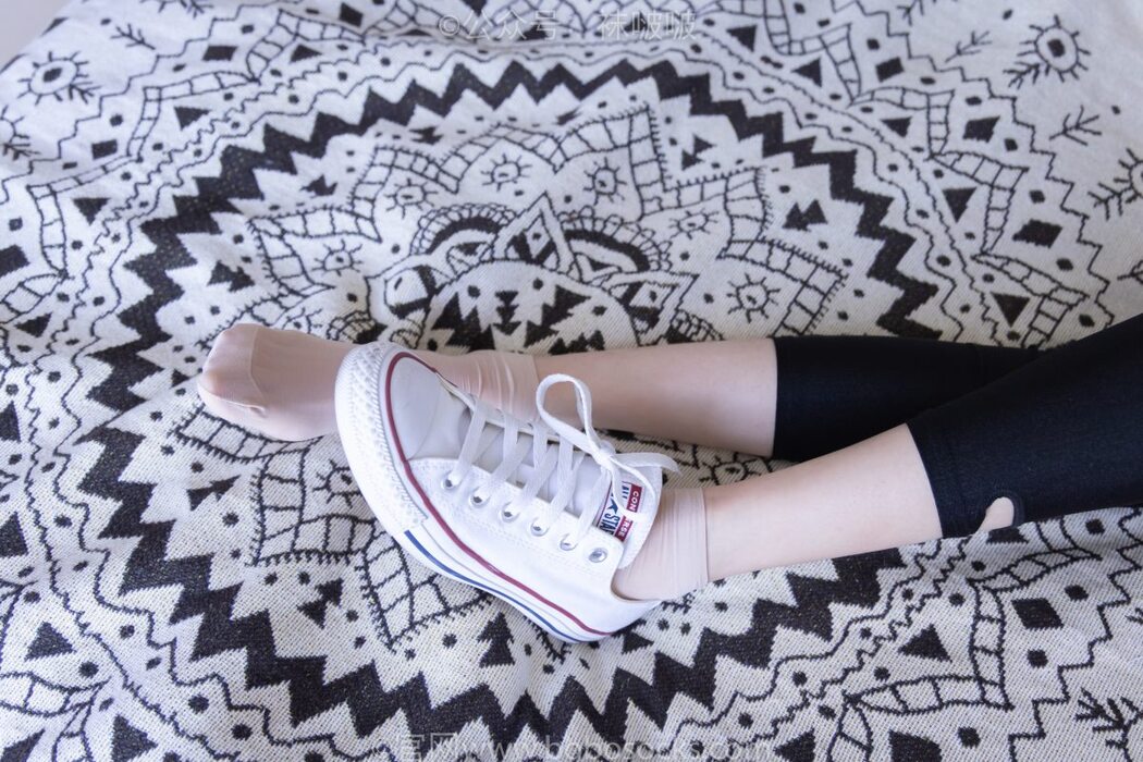 BoBoSocks袜啵啵 NO.044 Zhi Yu