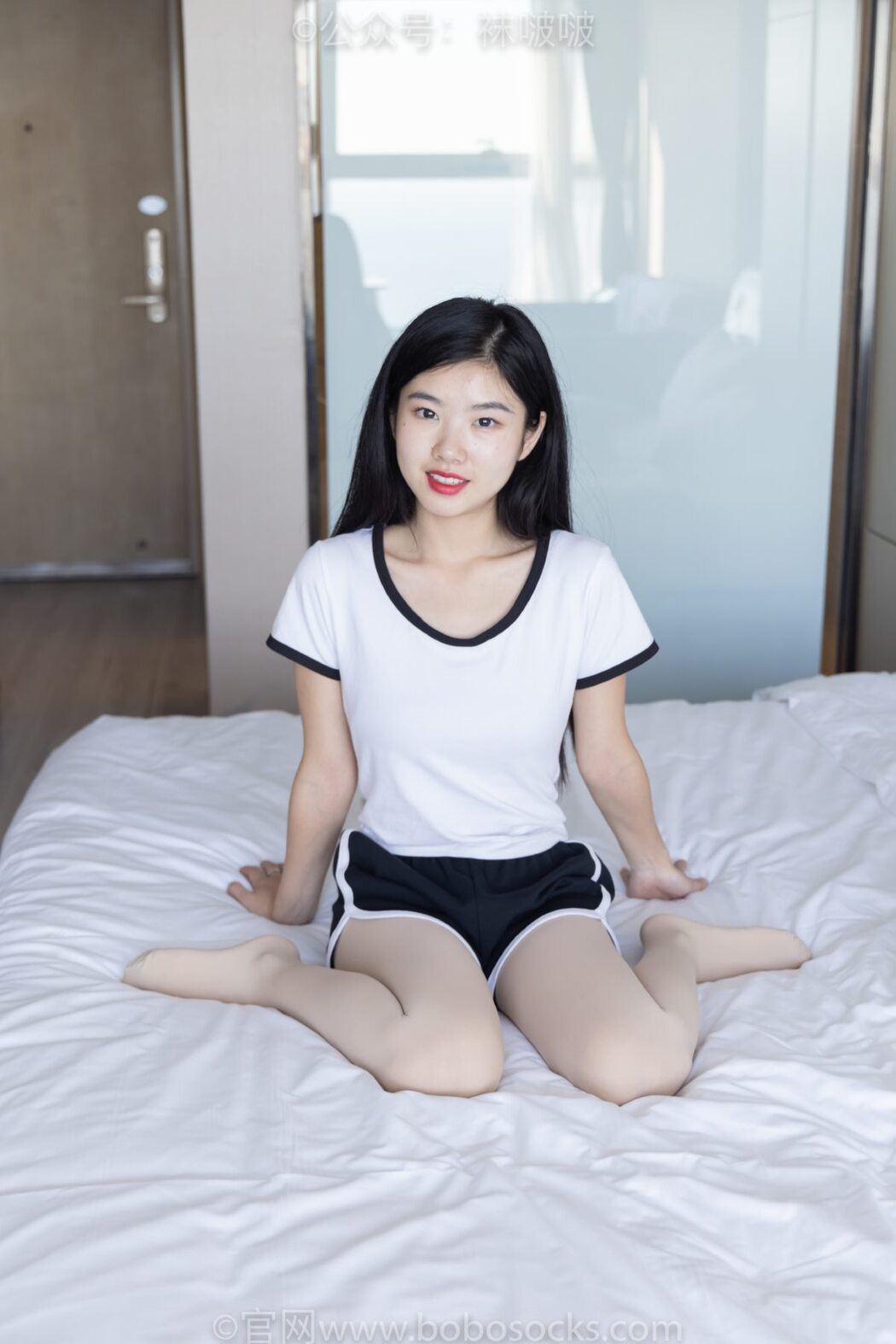 BoBoSocks袜啵啵 NO.031 Xiao Nai Xiong