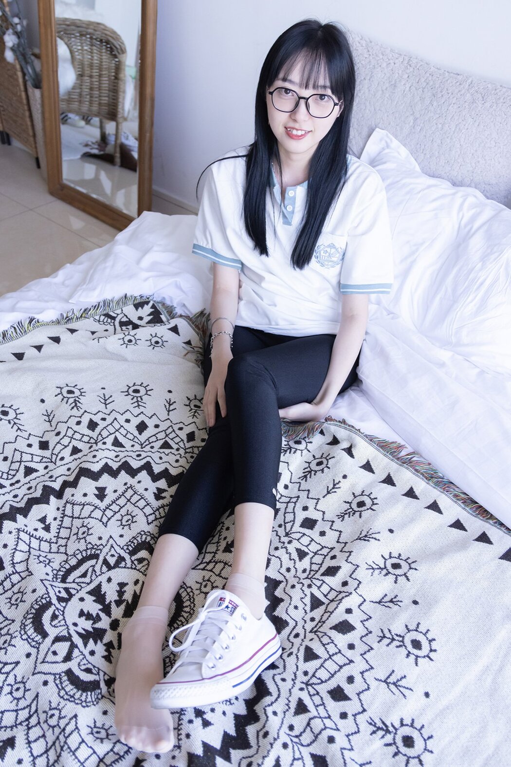 BoBoSocks袜啵啵 NO.044 Zhi Yu Cover Photo