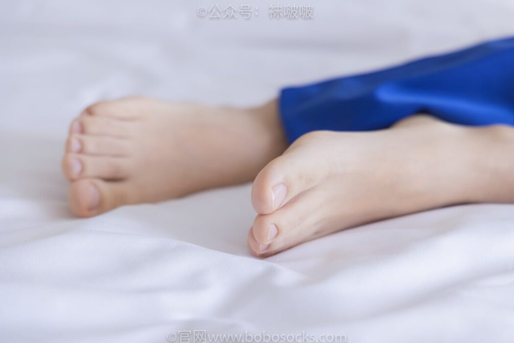 BoBoSocks袜啵啵 NO.039 Xiao Nai Xiong