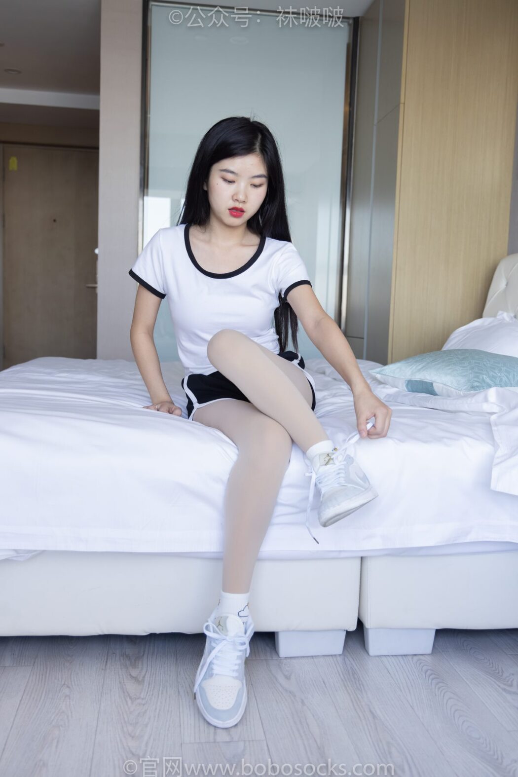 BoBoSocks袜啵啵 NO.031 Xiao Nai Xiong