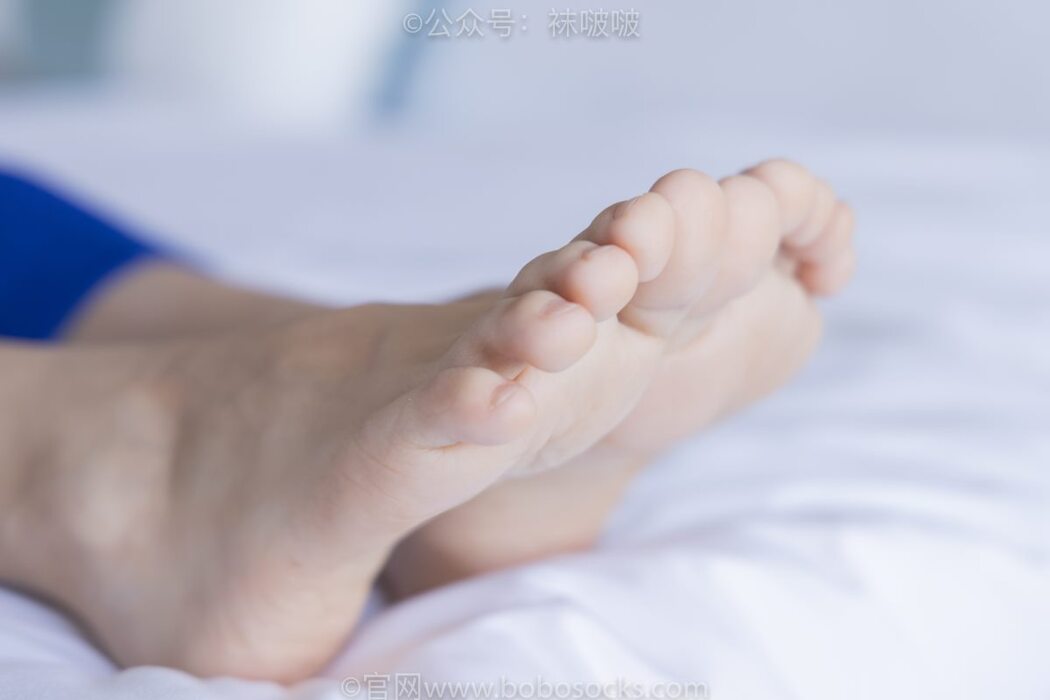 BoBoSocks袜啵啵 NO.039 Xiao Nai Xiong