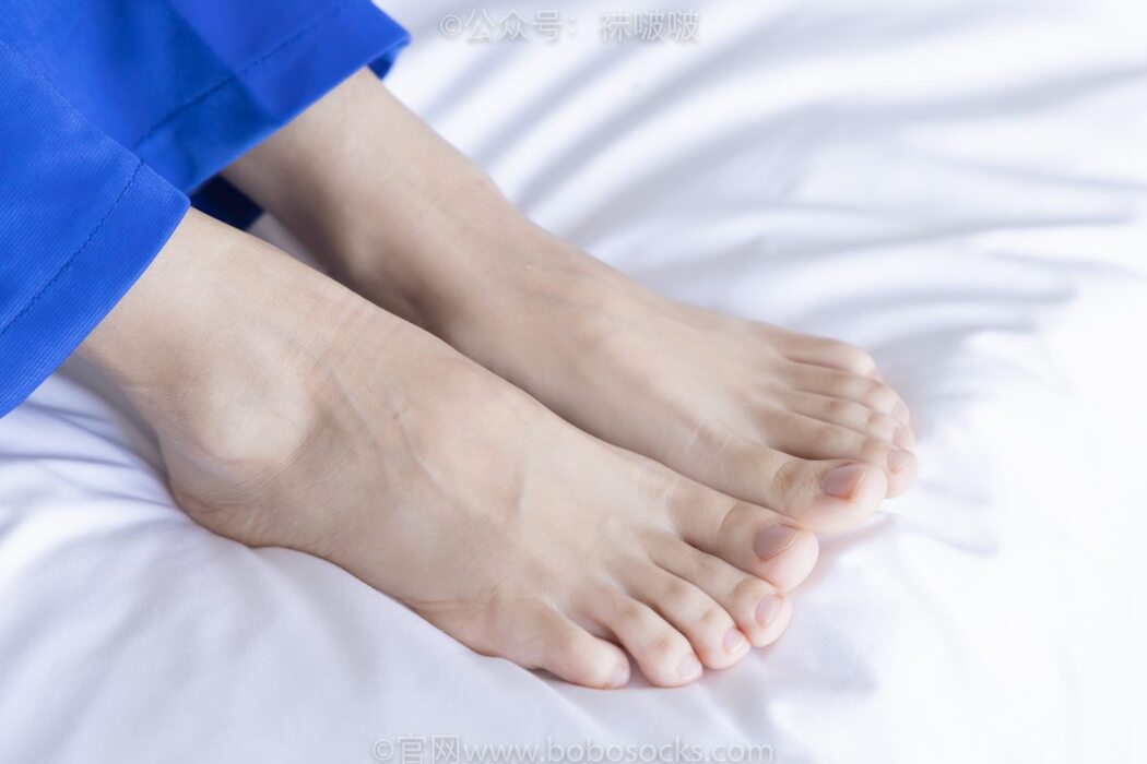 BoBoSocks袜啵啵 NO.039 Xiao Nai Xiong