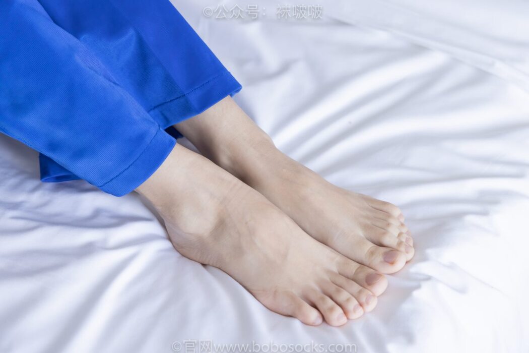 BoBoSocks袜啵啵 NO.039 Xiao Nai Xiong