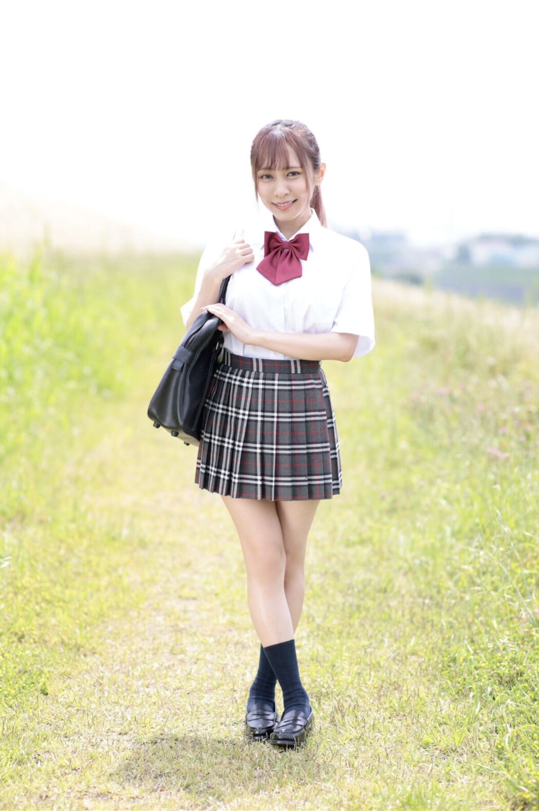 JP Aimi Rika 逢見梨花 &#8211; INSIDE HER (72P)