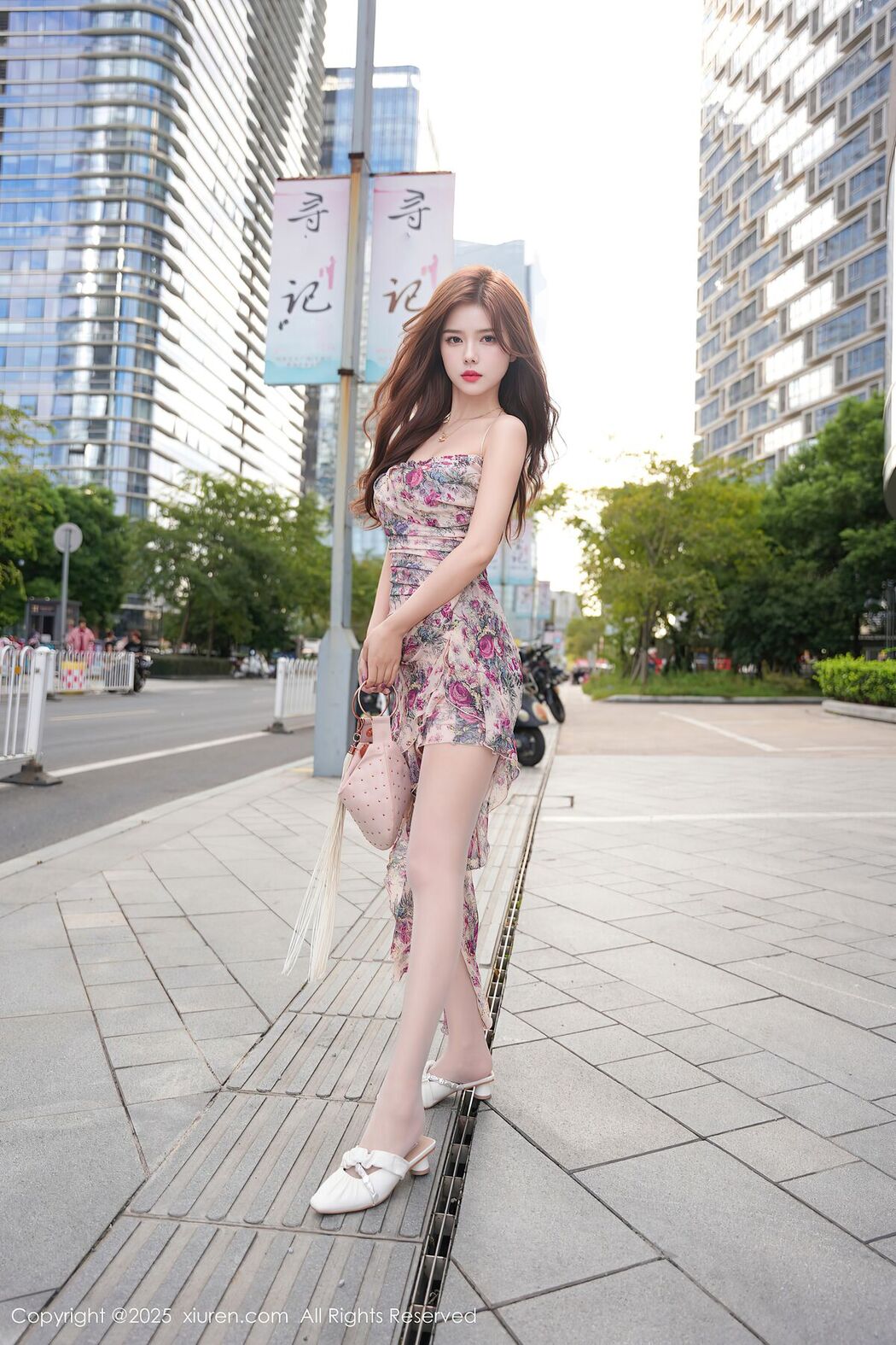 XiuRen秀人网 No.10128 拍黄瓜girl (83P)