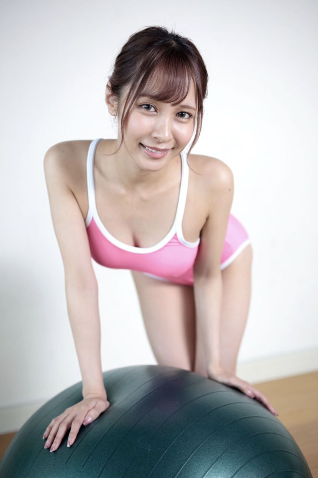 JP Aimi Rika 逢見梨花 &#8211; INSIDE HER (72P)