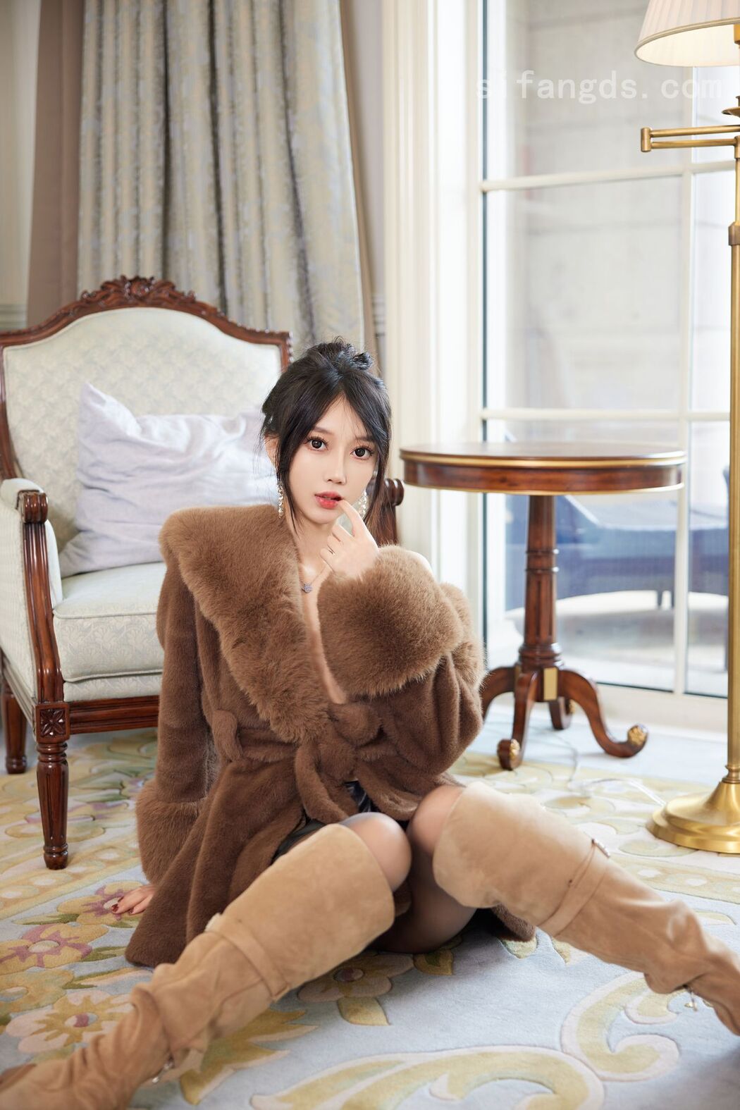 XR Uncensored Yue Er Yue Er 玥儿玥er &#8211; R18 秀人网模特 魅力皮草 Part01 (47P &#8211; 5V)