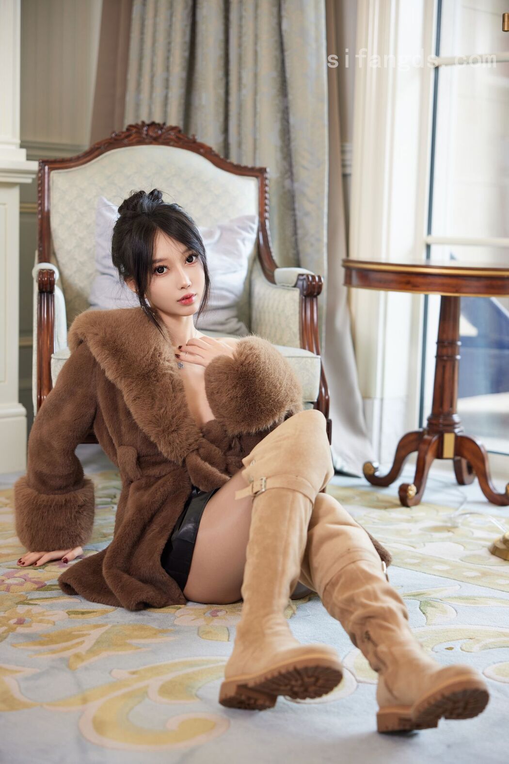 XR Uncensored Yue Er Yue Er 玥儿玥er &#8211; R18 秀人网模特 魅力皮草 Part01 (47P &#8211; 5V)