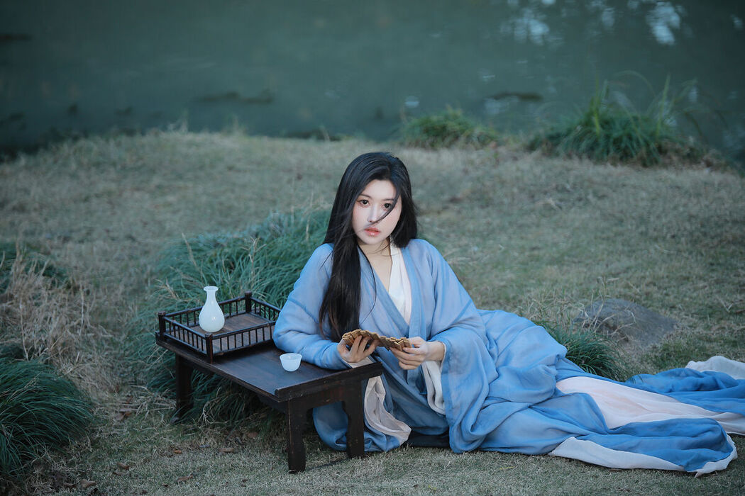 YiTuYu艺图语 Vol.8432 keikei白茶清欢 (23P)