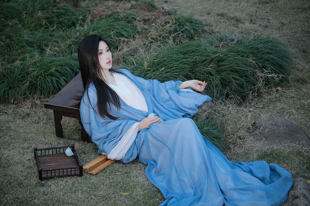 YiTuYu艺图语 Vol.8432 keikei白茶清欢 (23P)