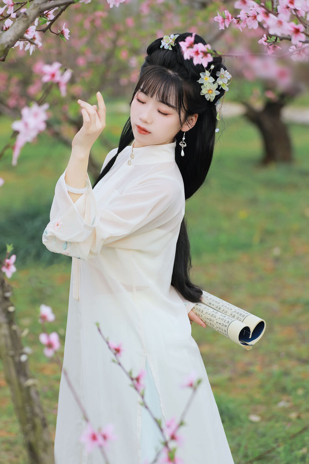YiTuYu艺图语 Vol.8461 周周Ay (23P)