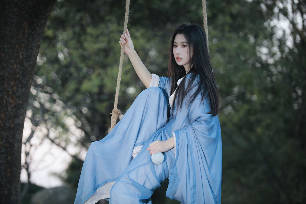 YiTuYu艺图语 Vol.8432 keikei白茶清欢 (23P)