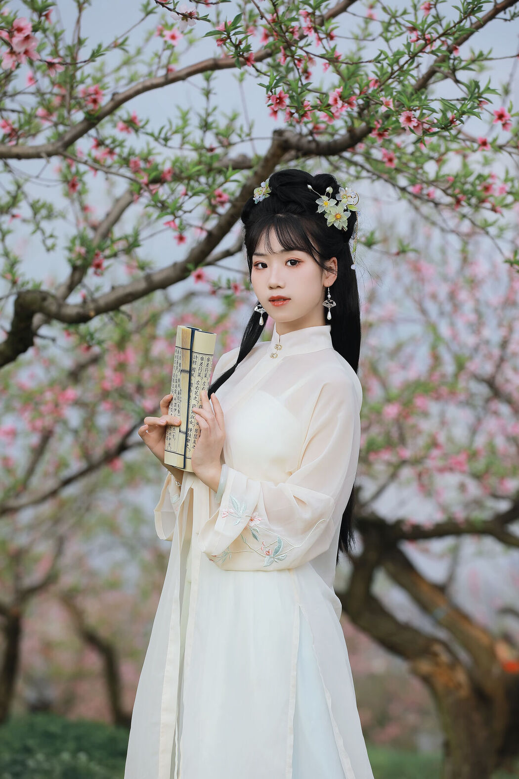 YiTuYu艺图语 Vol.8461 周周Ay (23P)