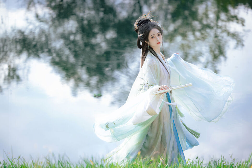 YiTuYu艺图语 Vol.8430 妮咪 (26P)