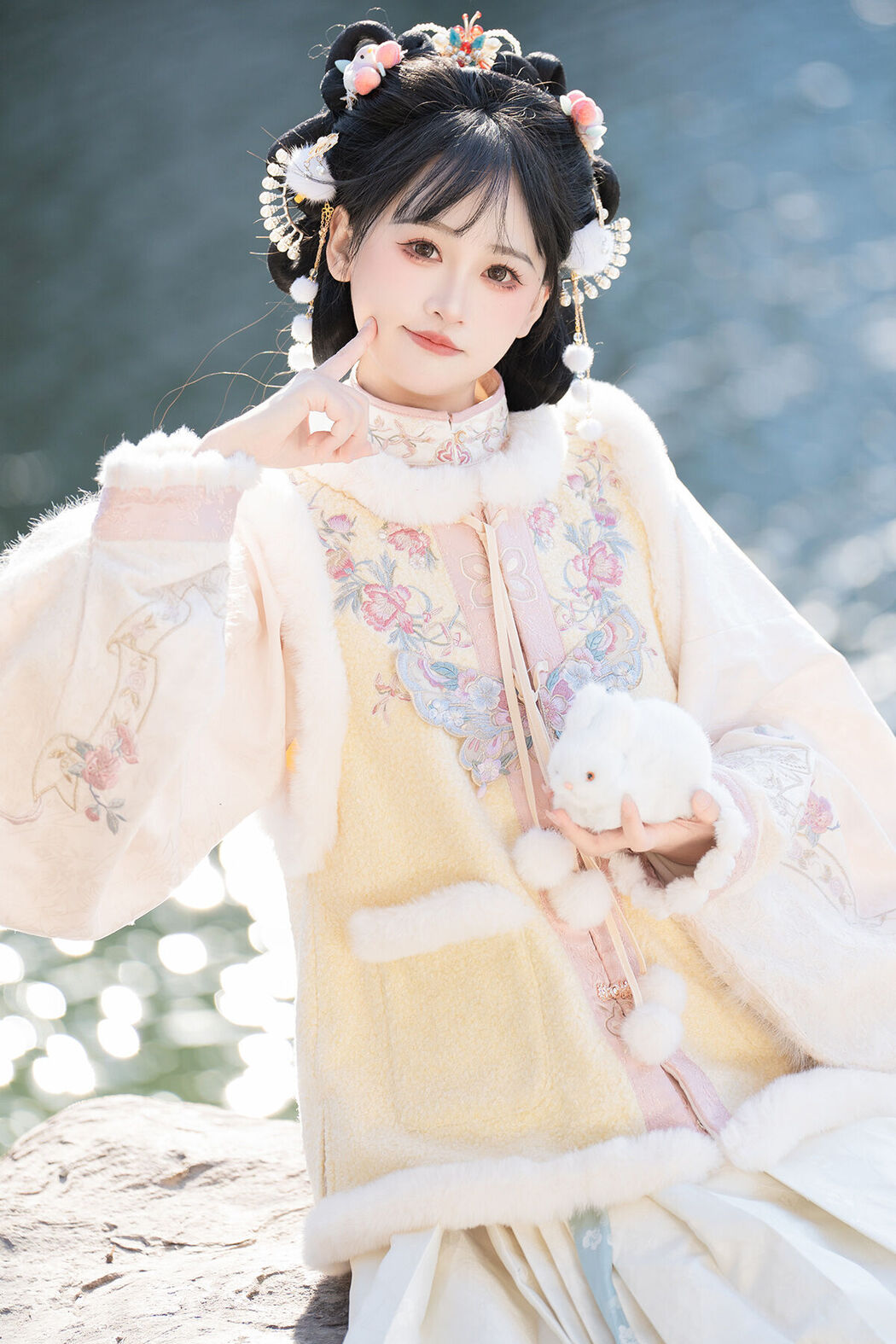 YiTuYu艺图语 Vol.8443 湫一只岁岁 (29P) Cover Photo