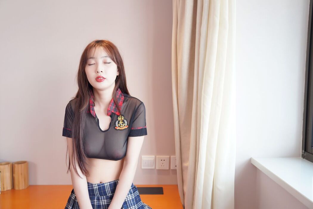 XR Uncensored Lin Xing Lan 林星阑 &#8211; R18 秀人绝密 3万元资料超时长 16K超清特写 Part01 (67P &#8211; 1V)