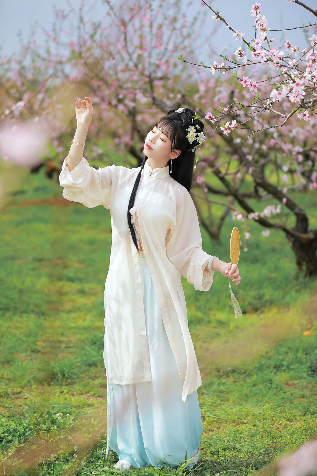 YiTuYu艺图语 Vol.8461 周周Ay (23P)