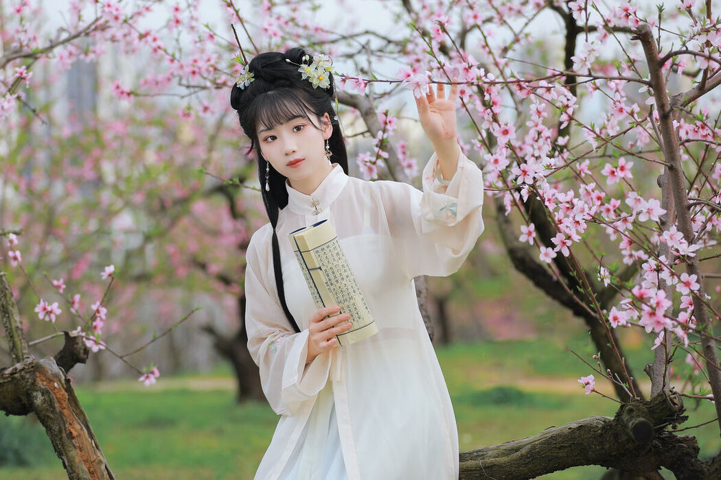 YiTuYu艺图语 Vol.8461 周周Ay (23P)