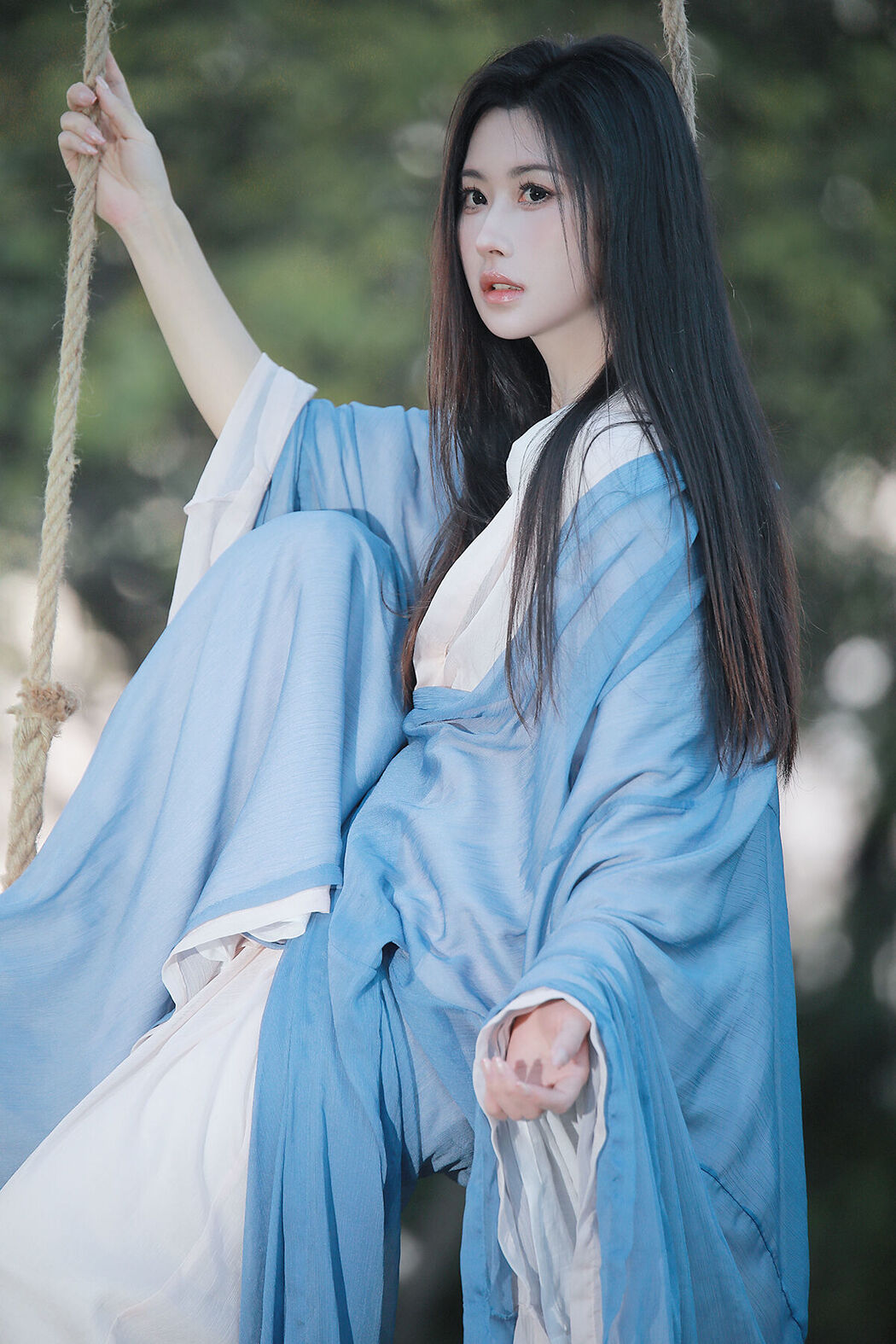 YiTuYu艺图语 Vol.8432 keikei白茶清欢 (23P) Cover Photo