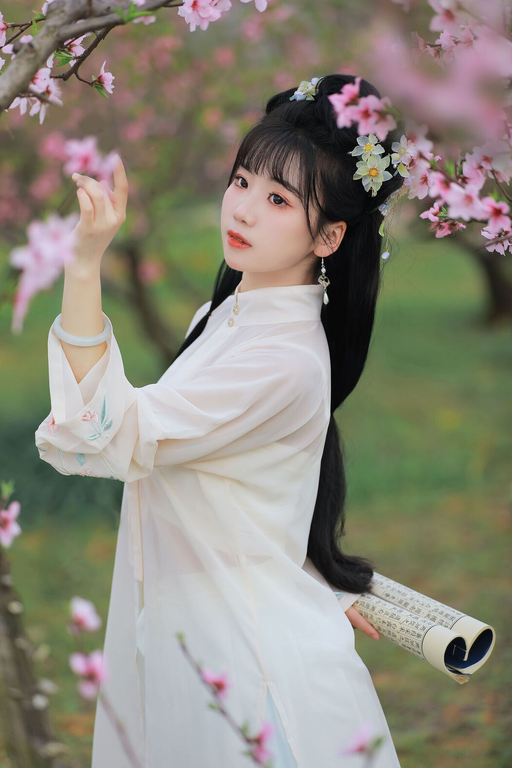 YiTuYu艺图语 Vol.8461 周周Ay (23P)