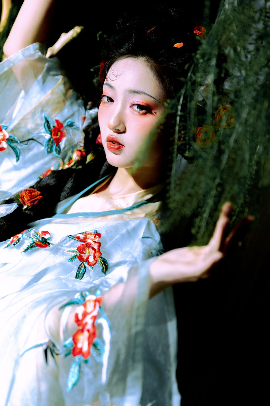 YiTuYu艺图语 Vol.8455 冷酷王爷 (24P)
