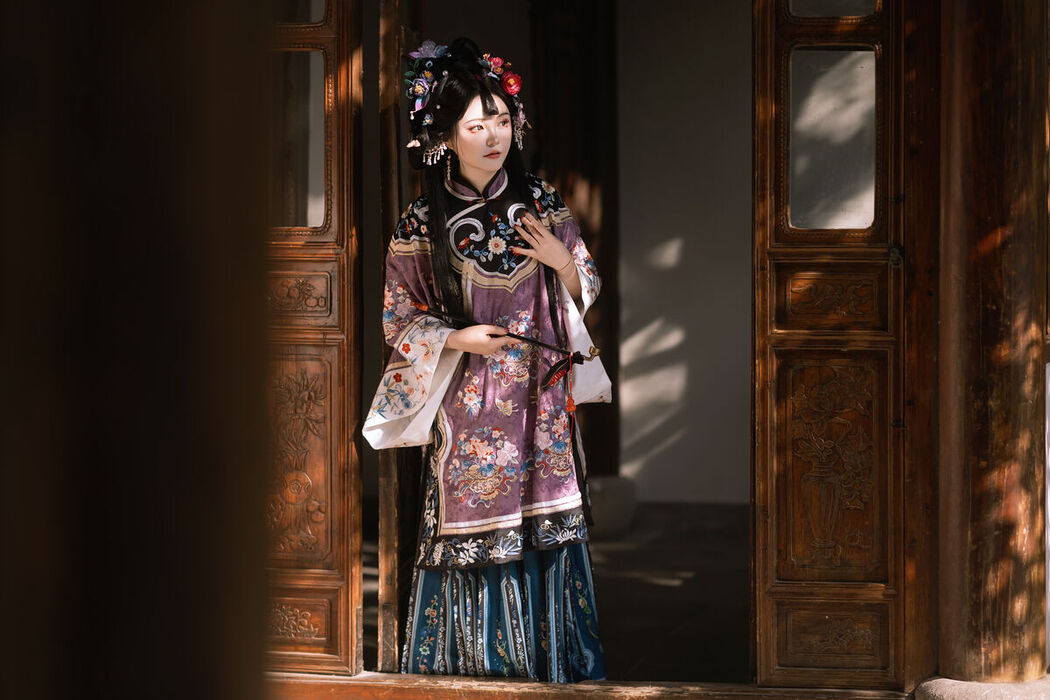 YiTuYu艺图语 Vol.8453 璐璐haley (29P)