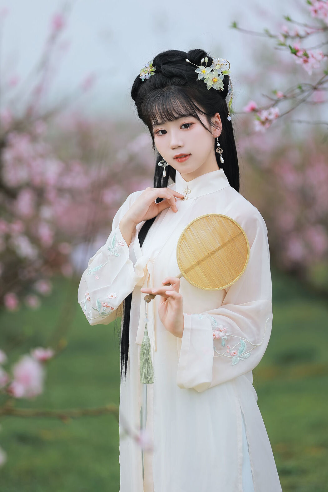 YiTuYu艺图语 Vol.8461 周周Ay (23P)