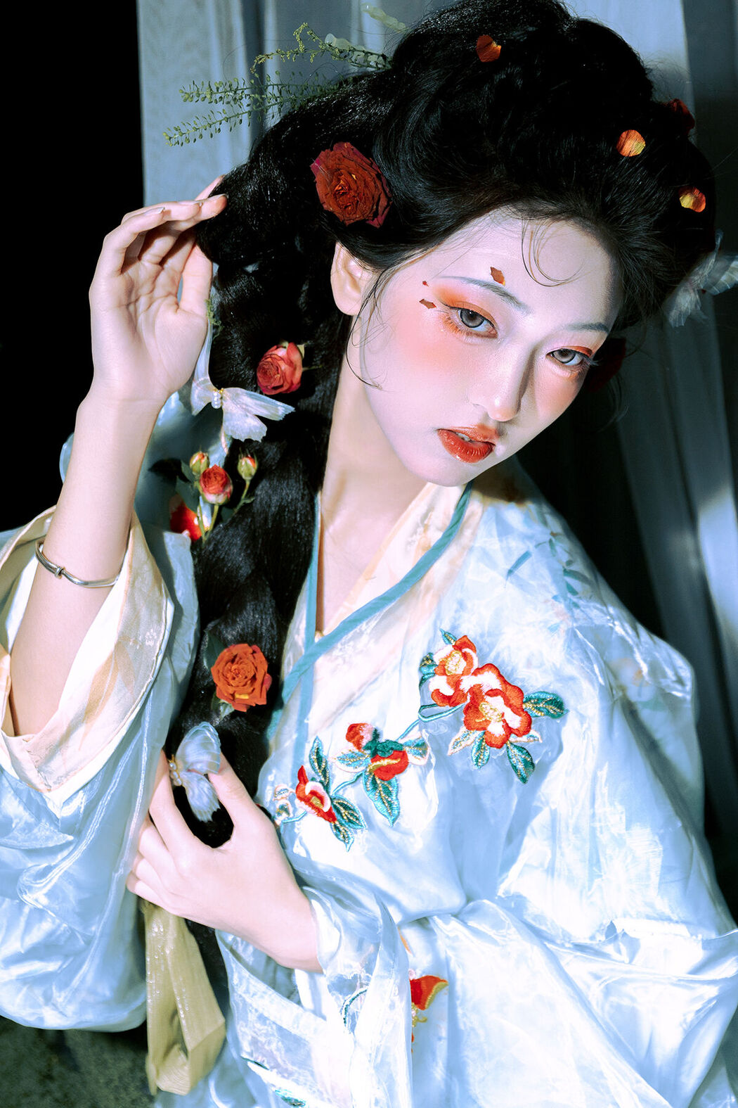 YiTuYu艺图语 Vol.8455 冷酷王爷 (24P) Cover Photo