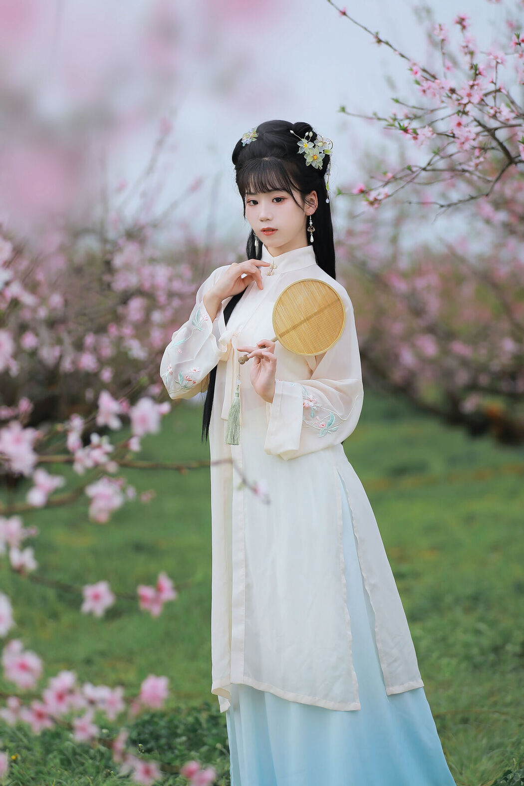 YiTuYu艺图语 Vol.8461 周周Ay (23P)
