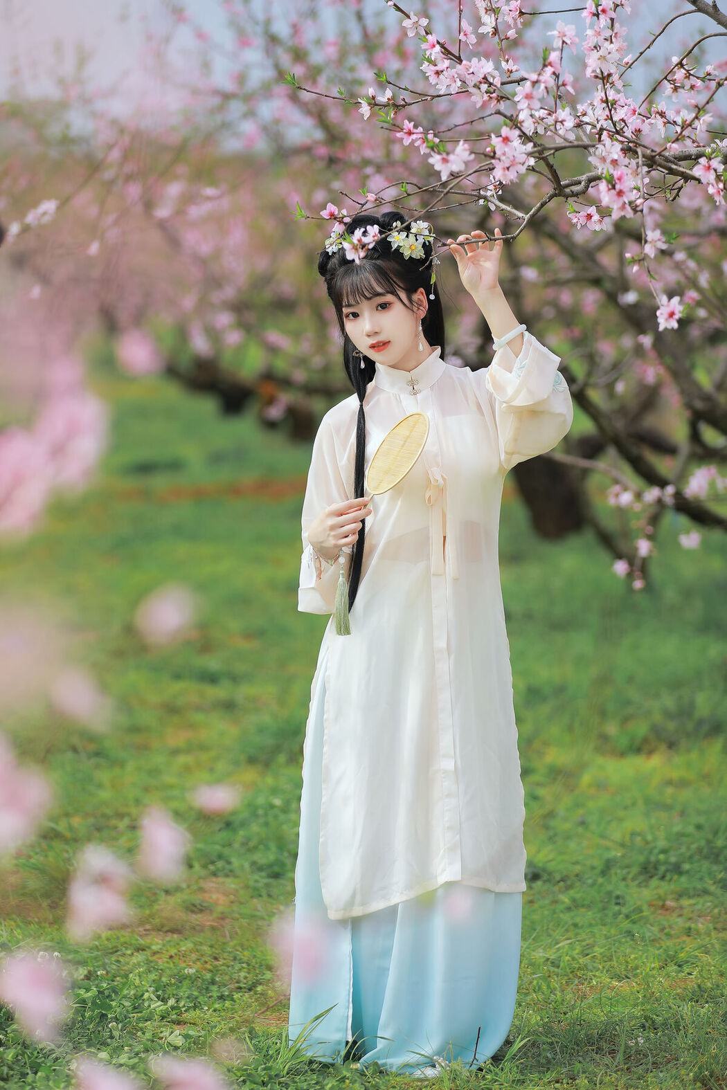 YiTuYu艺图语 Vol.8461 周周Ay (23P)