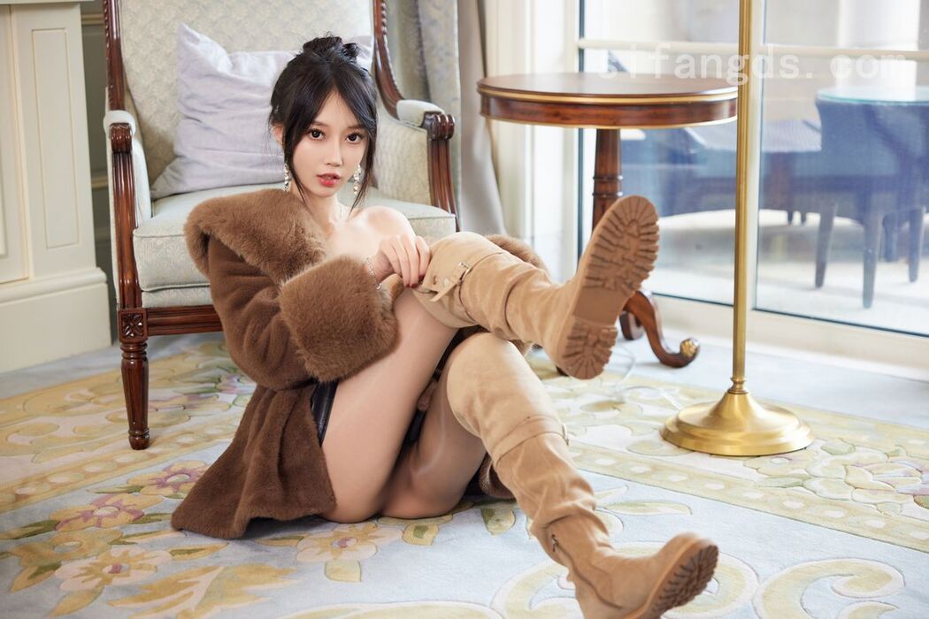 XR Uncensored Yue Er Yue Er 玥儿玥er &#8211; R18 秀人网模特 魅力皮草 Part01 (47P &#8211; 5V)